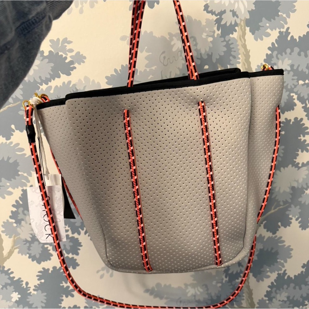 Annabell Ingall sporty spice shopper